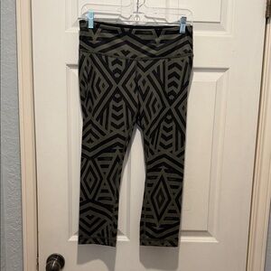 Lululemon Athletica Black and Olive Green Patterned Leggings